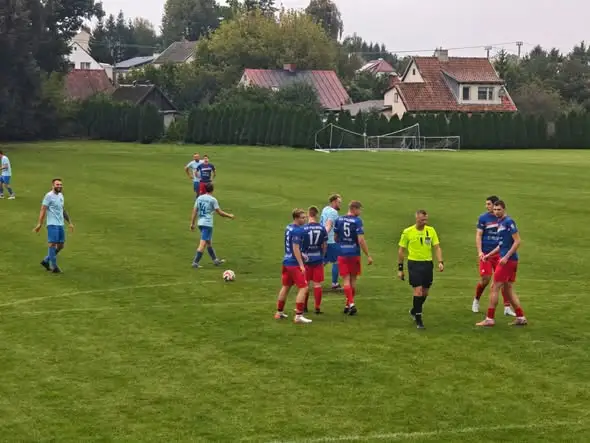 Rezerwy Polonii Pasłęk rozgromiły Iskrę Smykówko 8:1 w meczu A-Klasy
