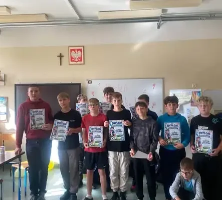 Dzień Chłopaka w szkole. Dziewczynki z klasy 6 przygotowały niespodzianki