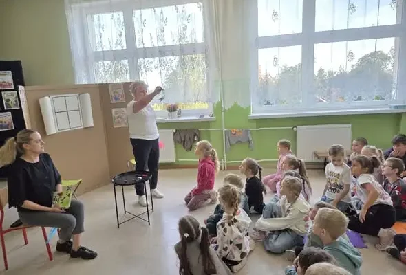 Ogólnopolski Dzień Głośnego Czytania w Szkole Podstawowej w Zwierznie