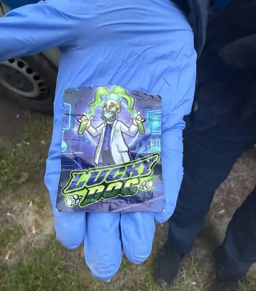 15-latka z Elbląga miała w kieszeni narkotyk 2C-B. Interweniowała policja