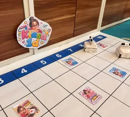Dzień Nauczyciela w klasie 1d – misja: poznaj swoją panią!