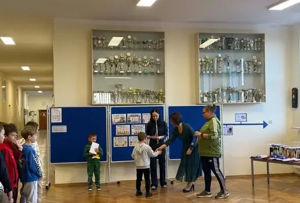 Milejewo: II edycja konkursu „Rzut kaloszem” za nami – relacja ze szkolnej rywalizacji