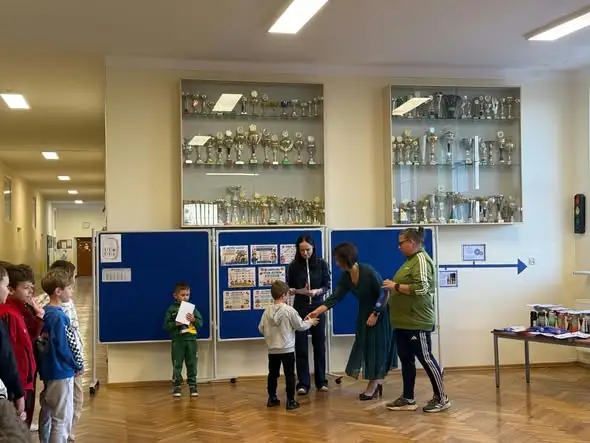 Milejewo: II edycja konkursu „Rzut kaloszem” za nami – relacja ze szkolnej rywalizacji