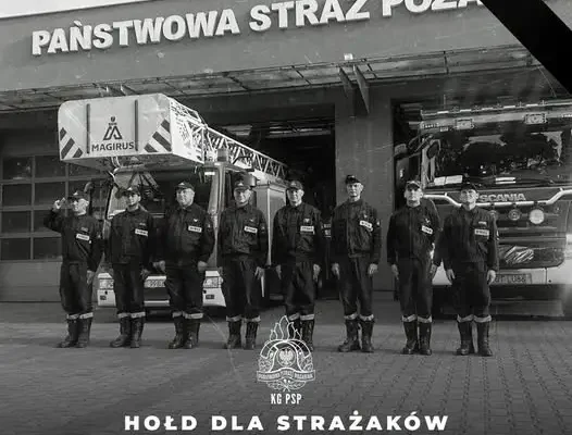 Strażacy oddają hołd tragicznie zmarłym kolegom z Niska – sygnały świetlno-dźwiękowe o 18:00