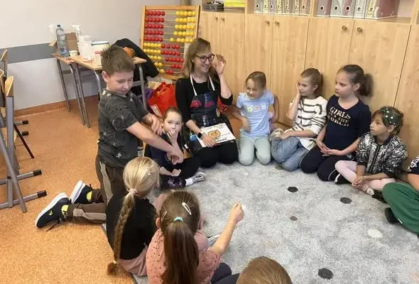 Dyniowe warsztaty w klasie 2a – nauka przez zabawę z Labolandem