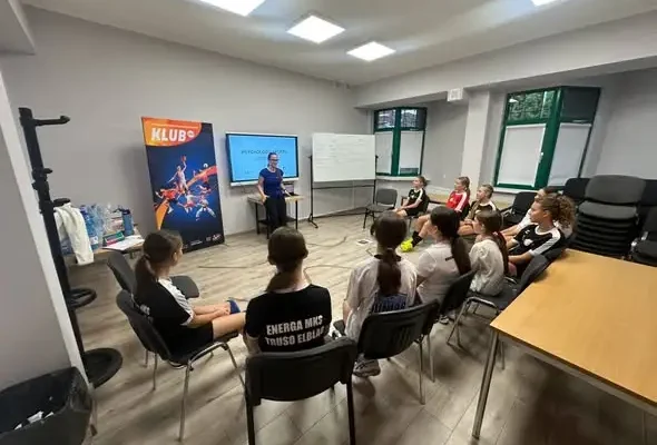 Młode siatkarki z Truso uczą się psychologii sportu