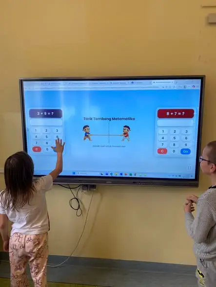 Klasa 2a ze Szkoły Podstawowej nr 8 w Elblągu stawia na matematykę przez zabawę