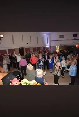 Dzień Seniora w Tolkmicku przyciągnął tłumy. Zespoły i teatr porwały publiczność
