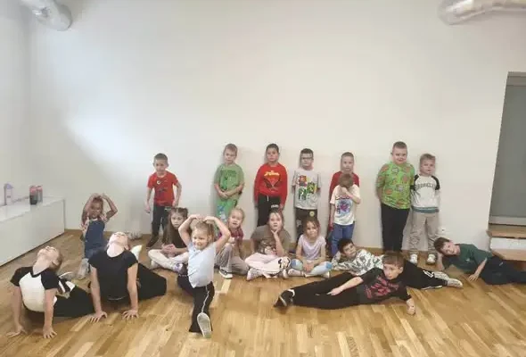 Uczniowie klasy 1A odkrywali hip-hop w Szkole Tańca „Promyk” w Elblągu