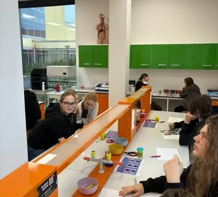 Uczniowie z Elbląga odkrywali naukę w Kortosferze – trzeci dzień pełen inspiracji