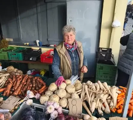 Klasa 2d tworzy „Warzywną petardę” w konkursie „Smakuj zdrowo i lokalnie”