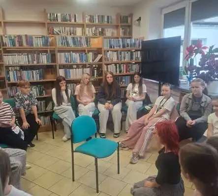 Warsztaty teatralne w Godkowie – dzieci odkrywały świat sceny