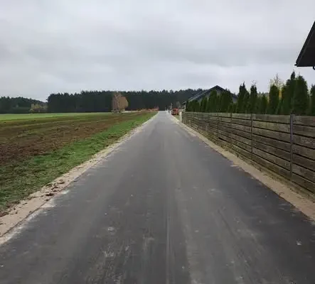 Młynarze z nową nawierzchnią drogi dzięki wsparciu Funduszu Ochrony Gruntów Rolnych